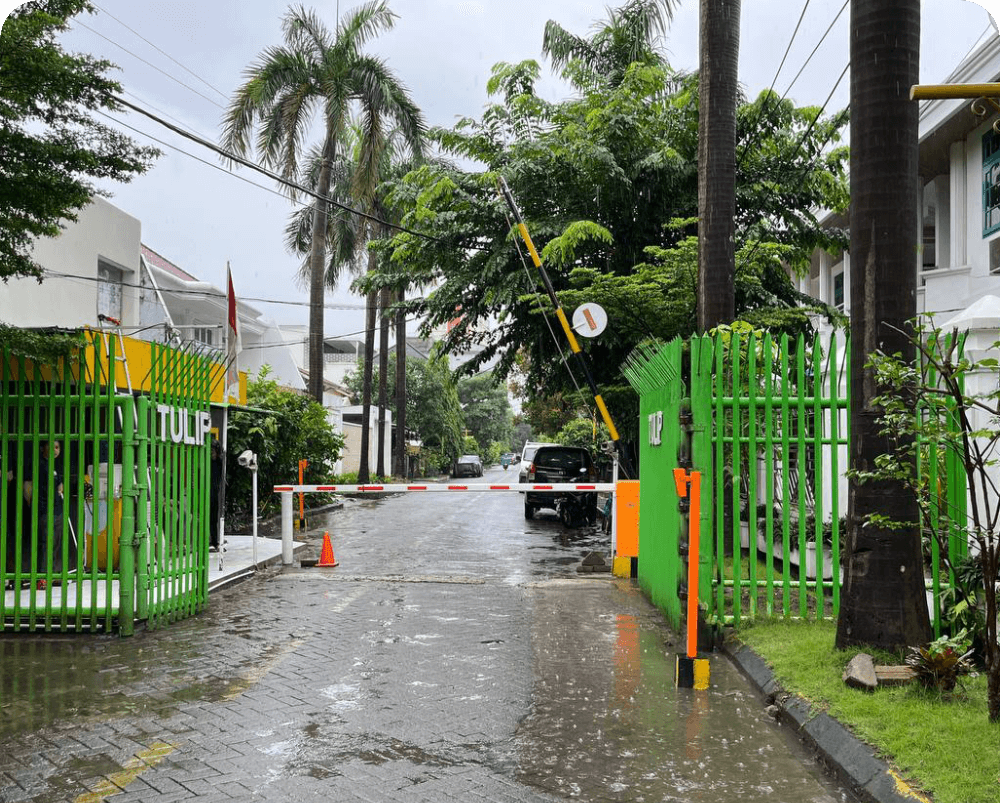 sewa portal otomatis perumahan de serena makassar