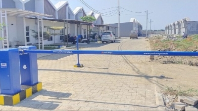 Pemasangan Palang Parkir Otomatis Sistem RFID di Perumahan Belicia Land Barombong,  Sulawesi Selatan