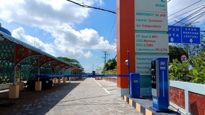 Pemasangan Palang Parkir Otomatis Manless Berbayar di RSUD Taman Husada Bontang, Kalimantan Timur