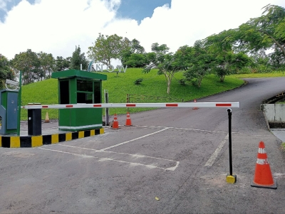 Pemasangan Portal Otomatis Sistem Gate Manless di Danau Linow Tomohon: Menuju Wisata Lebih Pintar