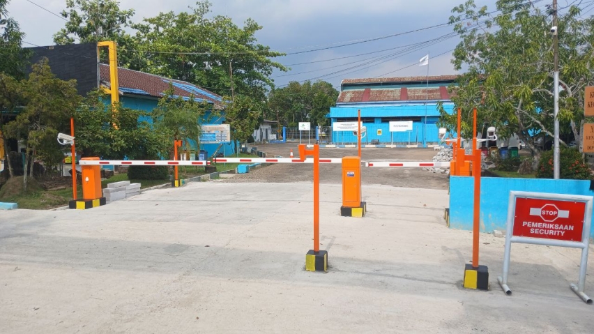 Pemasangan Palang Parkir Otomatis RFID di PLT Barabai, Kalimantan Selatan