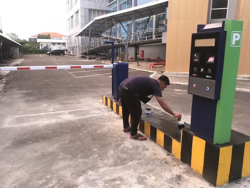 Portal Komersial dengan Sistem Pembacaan Plat Nomor ANPR